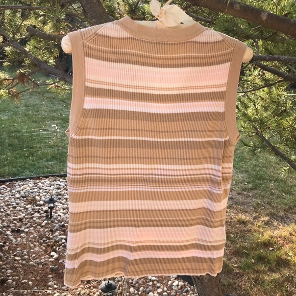 Sleeveless V Neck Merona Sweater ⭐️SALE 3/$20⭐️ - Picture 2 of 3